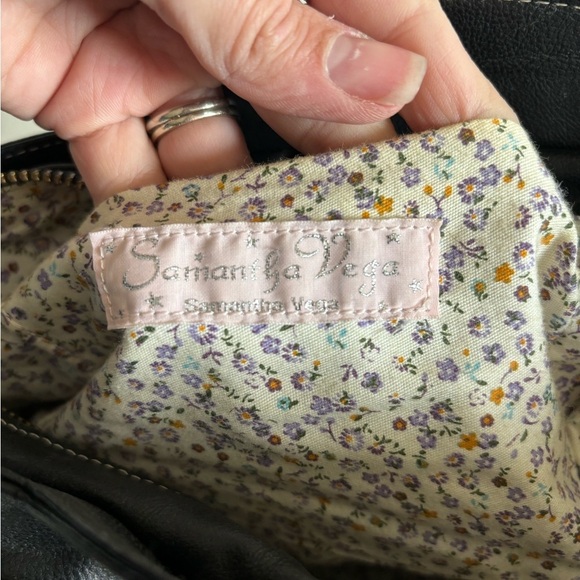 Samantha Vega Black Leather braided handle scalloped Shoulder Bag purse womens - Picture 9 of 10